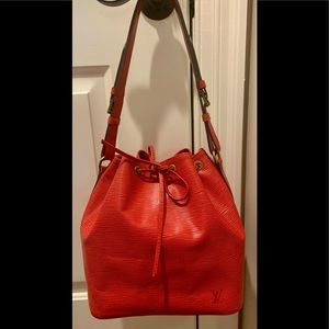 ⛔️⛔️⛔️⛔️SOLD⛔️⛔️⛔️⛔️Authentic LV Petit Noe Epi Bag